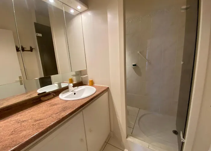 Apartamento T3 à - Vue - Parking - Fr-1-374-242 *