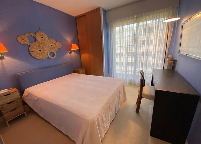 T3 à - Vue - Parking - Fr-1-374-242 *